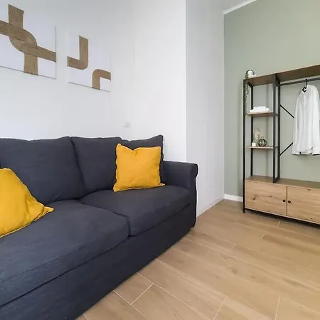 Motor Valley Boutique - 3 Apartment