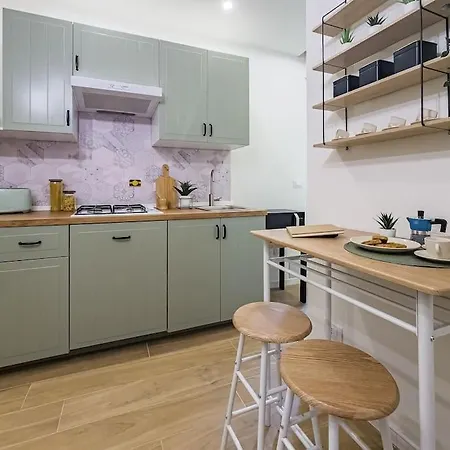 Motor Valley Boutique - 3 Apartment *